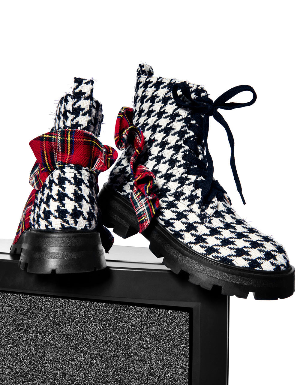 ROZEY BLACK/WHITE | RE:LUV - Image 11