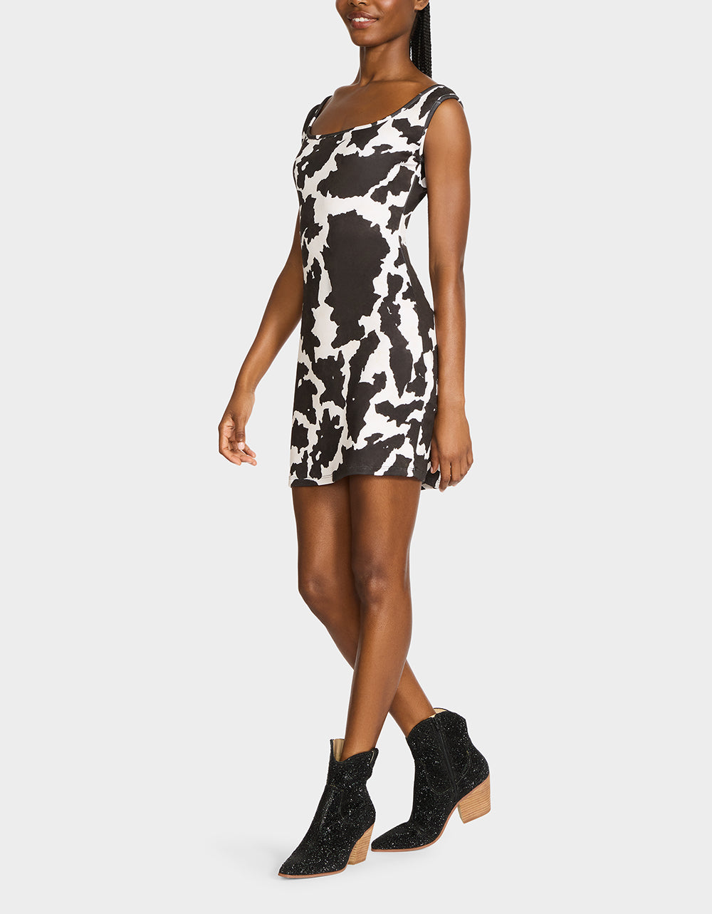 BETSEY COW PRINT DRESS BLACK/WHITE - Image 2