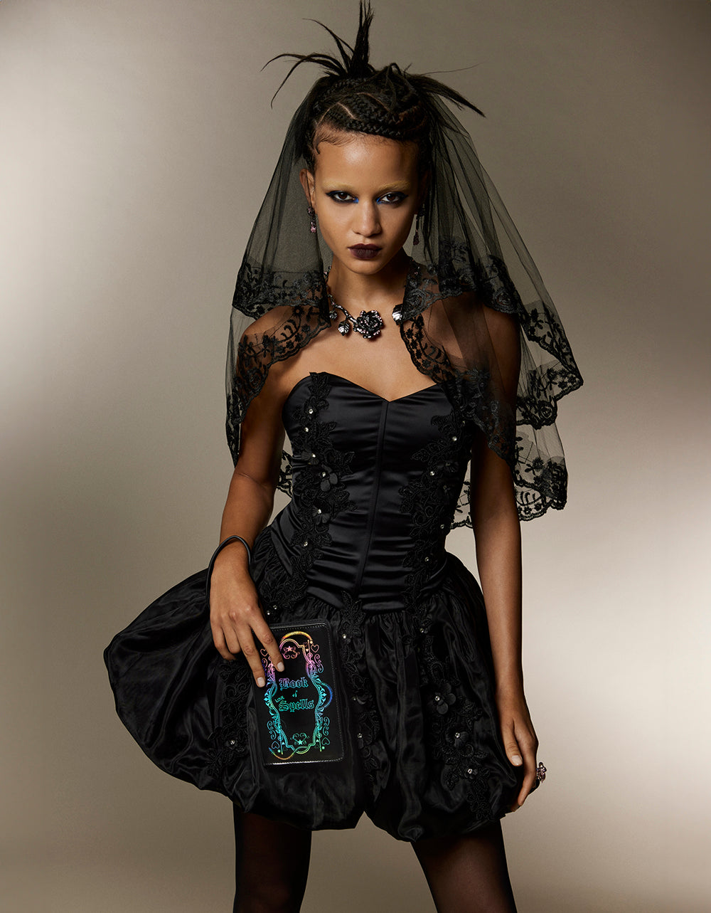 KITSCH BOOK OF SPELLS WRISTLET BLACK - Image 2