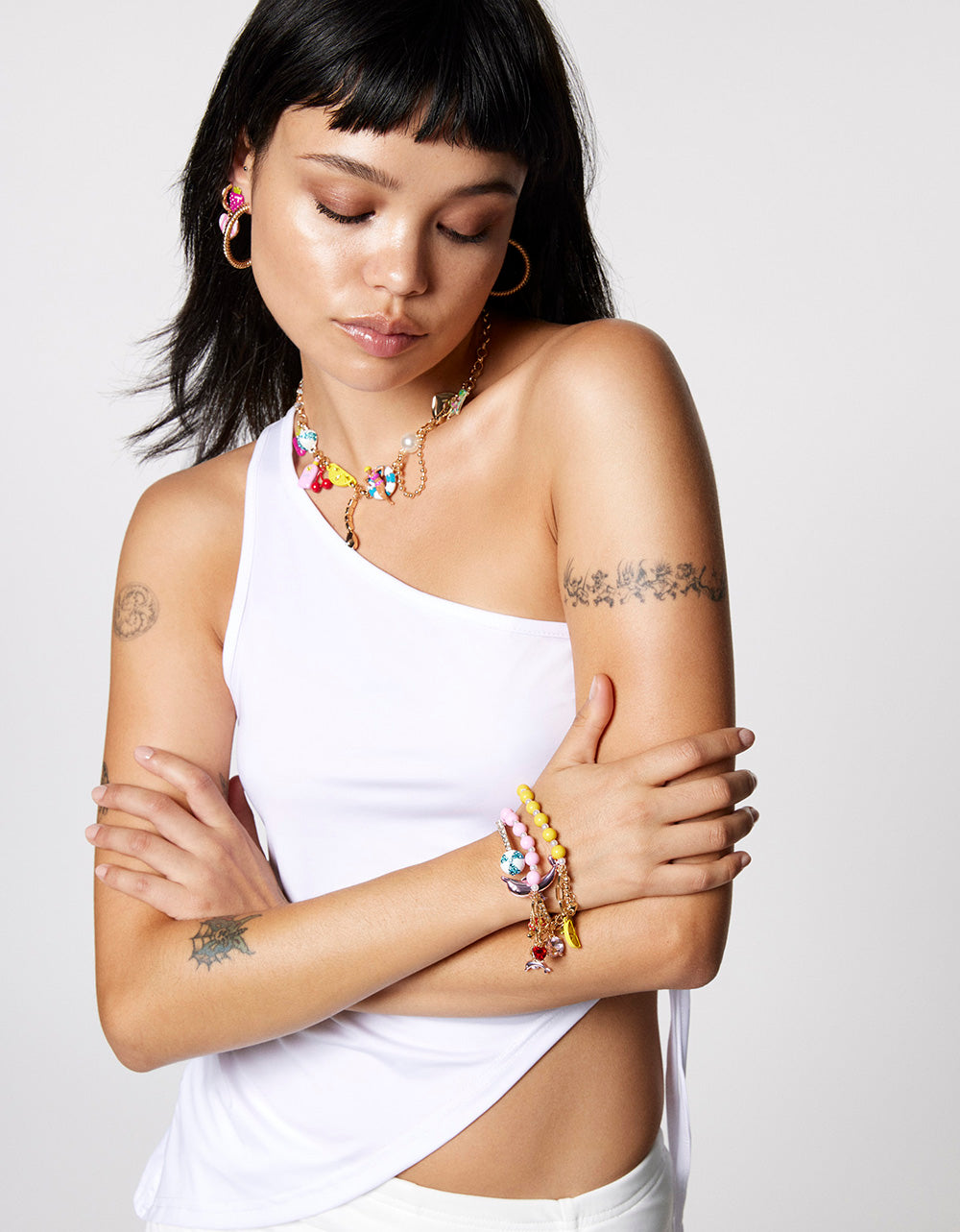 BETSEYS POOL PARTY CHARM FRONTAL NECKLACE MULTI - Image 2