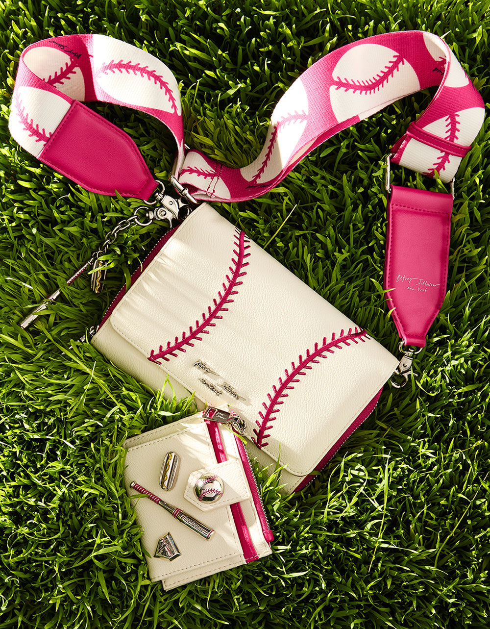 HIT ME UP BIFOLD WHITE - Image 2